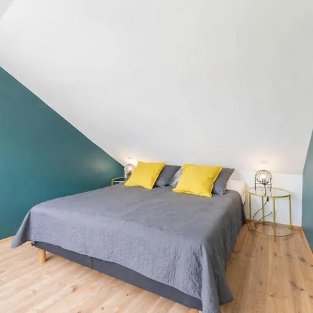 Stylish Duplex By Wagnerstays