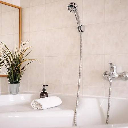 5bd Duplex - Billiard - Cinema - * Prague