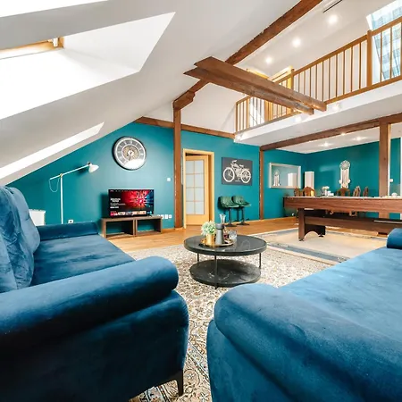 Apartment 5bd Duplex - Billiard - Cinema - Prague