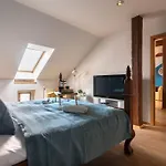 Stylish Duplex By Wagnerstays Prag