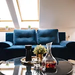 Stylish Duplex By Wagnerstays Prag