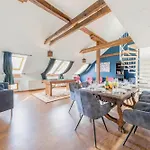 Stylish Duplex By Wagnerstays