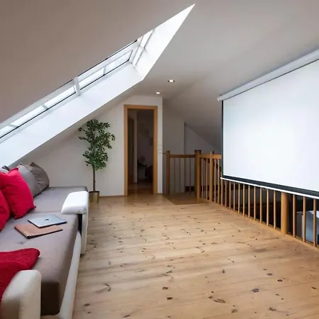 Апартаменты Stylish Duplex By Wagnerstays *